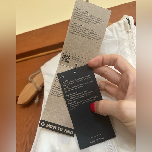 Nike Women's Therma-FIT ADV Repel Aeroloft Vest NWT - Picture 12 of 14